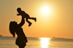 mother, daughter, sunset-429158.jpg